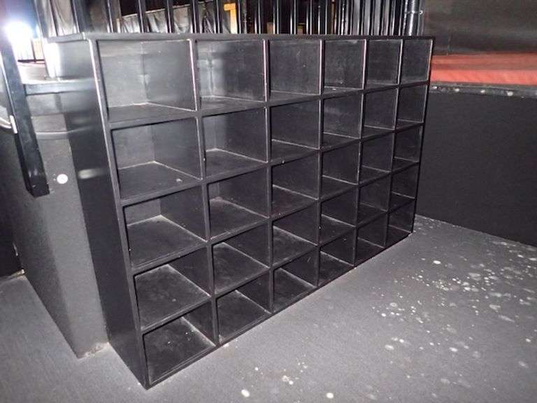 30 Compartment Cubby Storage Unit 6' X 1'2" X 4'