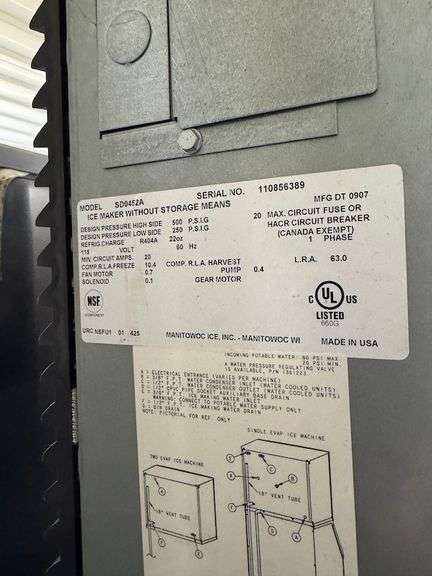 MANITOWOC ICE MAKER MODEL SD0452A W/ STORAGE BIN MODEL B570