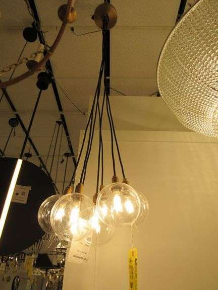 CHANDELIER OR PENDANT AS SHOWN * REFER TO PHOTOS * BUYER RESPONSIBLE FOR REMOVAL - BRING TOOLS AND LADDER AS ITEMS ARE CEILING MOUNTED 12'-14' CEILING HEIGHT*