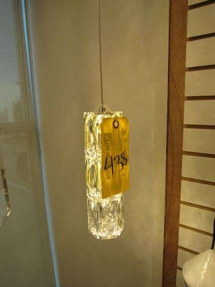 CHANDELIER OR PENDANT AS SHOWN * REFER TO PHOTOS * BUYER RESPONSIBLE FOR REMOVAL - BRING TOOLS AND LADDER AS ITEMS ARE CEILING MOUNTED 12'-14' CEILING HEIGHT*