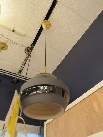 CHANDELIER OR PENDANT AS SHOWN * REFER TO PHOTOS * BUYER RESPONSIBLE FOR REMOVAL - BRING TOOLS AND LADDER AS ITEMS ARE CEILING MOUNTED 12'-14' CEILING HEIGHT*