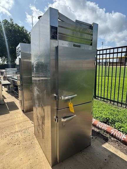TRAULSEN & CO. STAINLESS STEEL COMMERCIAL REFRIGERATOR MODEL RHT132PUT - PLEASE NOTE: UPPER DOOR WILL NOT CLOSE / SEAL PROPERLY