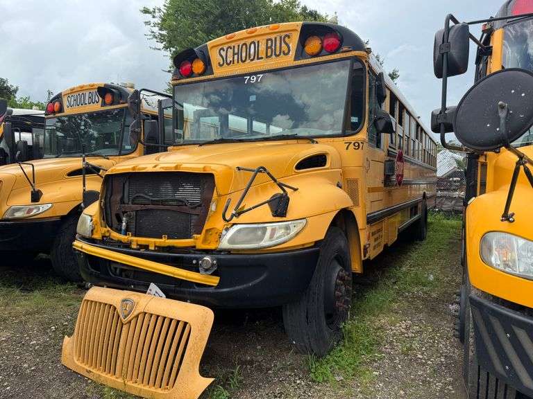 2005 International Model IC 3000 VIN 4DRBUAFN45B988719 - Last Reported Mileage 159,899 (Approximate), 47 Passenger Bus, IC Co MD/HD Trk 3000 Chassis 6.0L FI Turbo Diesel 8cyl, Not Running / Parts, Expired Inspection Sticker 01/24.   Drivers Chair Detached, Instrument Panel Missing, Front Grill Is Off,  Busted Driver's Side Window, No Ignition / No Key.   Preview Strongly Recommended