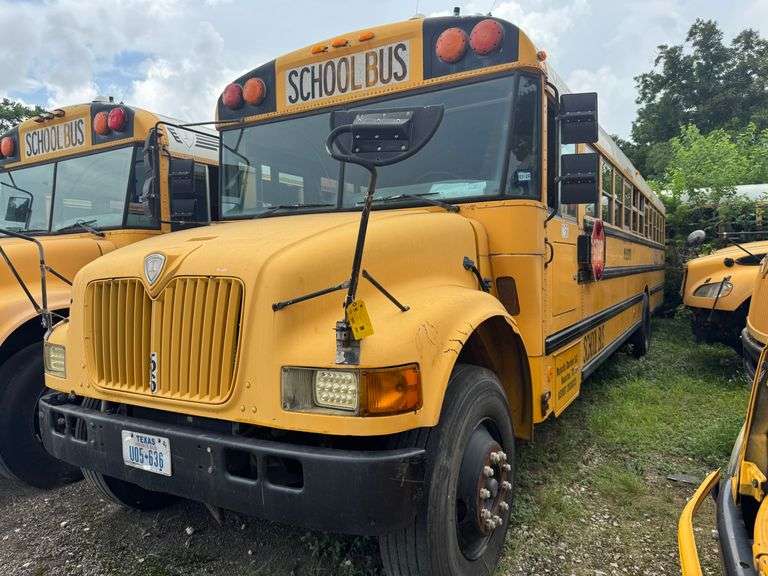 2003 International Harvester INLT 380 School Bus VIN 4DRBRABN13B960428 - 279,919 Miles, 18,546 Hours, 47 Passenger, Oil Leak / Not Running, Diesel, 01/24 Inspection Tag, Worn Seats, and Broken Rear View Mirror.