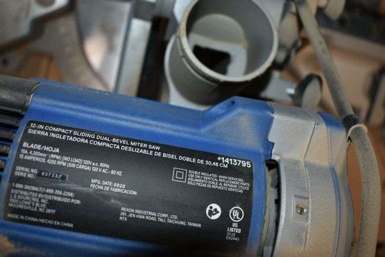 KOBALT 12" COMPACT SLIDING DUEL BEVEL MITER SAW 1413795 110-V *SOLD WITH TABLE*