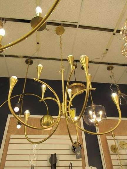 CHANDELIER OR PENDANT AS SHOWN * REFER TO PHOTOS * BUYER RESPONSIBLE FOR REMOVAL - BRING TOOLS AND LADDER AS ITEMS ARE CEILING MOUNTED 12'-14' CEILING HEIGHT*
