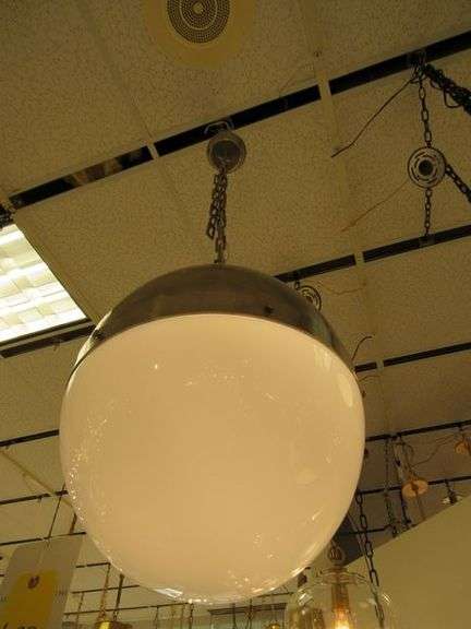 CHANDELIER OR PENDANT AS SHOWN * REFER TO PHOTOS * BUYER RESPONSIBLE FOR REMOVAL - BRING TOOLS AND LADDER AS ITEMS ARE CEILING MOUNTED 12'-14' CEILING HEIGHT*