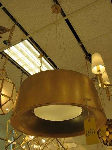 CHANDELIER OR PENDANT AS SHOWN * REFER TO PHOTOS * BUYER RESPONSIBLE FOR REMOVAL - BRING TOOLS AND LADDER AS ITEMS ARE CEILING MOUNTED 12'-14' CEILING HEIGHT*