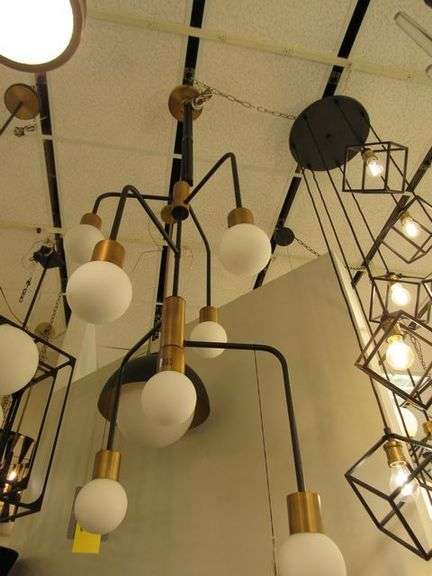 CHANDELIER OR PENDANT AS SHOWN * REFER TO PHOTOS * BUYER RESPONSIBLE FOR REMOVAL - BRING TOOLS AND LADDER AS ITEMS ARE CEILING MOUNTED 12'-14' CEILING HEIGHT*