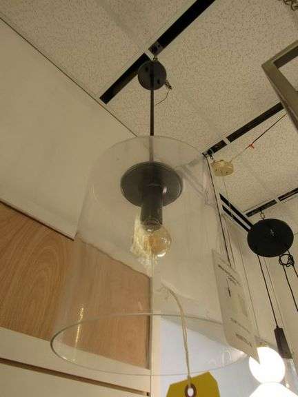 CHANDELIER OR PENDANT AS SHOWN * REFER TO PHOTOS * BUYER RESPONSIBLE FOR REMOVAL - BRING TOOLS AND LADDER AS ITEMS ARE CEILING MOUNTED 12'-14' CEILING HEIGHT*