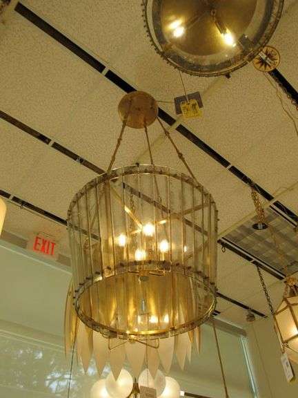 CHANDELIER OR PENDANT AS SHOWN * REFER TO PHOTOS * BUYER RESPONSIBLE FOR REMOVAL - BRING TOOLS AND LADDER AS ITEMS ARE CEILING MOUNTED 12'-14' CEILING HEIGHT*