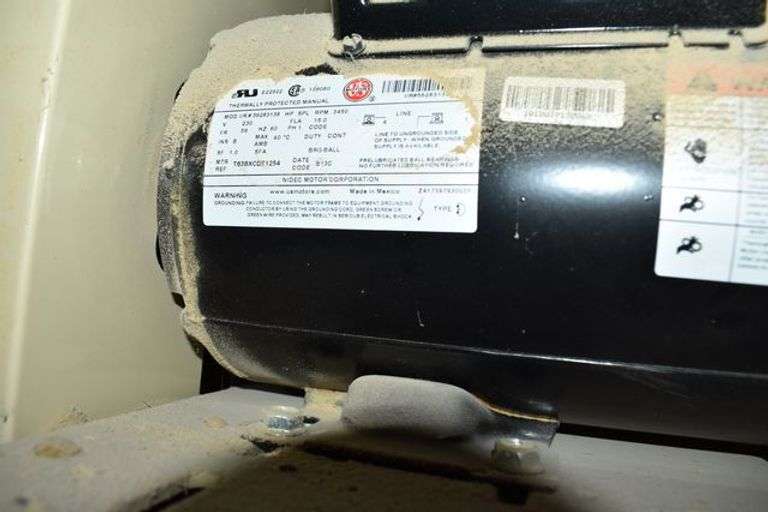 INGERSOLL RAND VERTICAL AIR COMPRESSOR S/N CBV234279 60-GALLON TANK 5-HP 230-V 1-PHASE