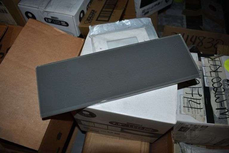 MIXED PALLET INCLUDING DIMMABLE LIGHTS, WALL PLATES, FURNITURE MARKERS, LED BULBS, ETC.