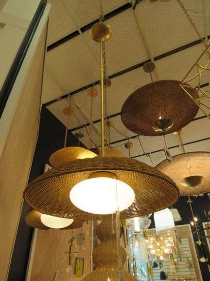 CHANDELIER OR PENDANT AS SHOWN * REFER TO PHOTOS * BUYER RESPONSIBLE FOR REMOVAL - BRING TOOLS AND LADDER AS ITEMS ARE CEILING MOUNTED 12'-14' CEILING HEIGHT*