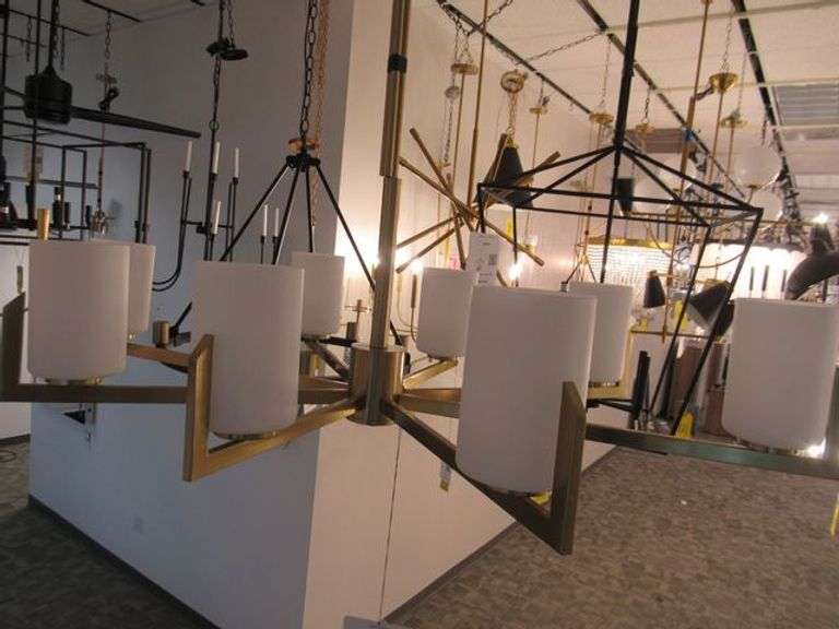 CHANDELIER OR PENDANT AS SHOWN * REFER TO PHOTOS * BUYER RESPONSIBLE FOR REMOVAL - BRING TOOLS AND LADDER AS ITEMS ARE CEILING MOUNTED 12'-14' CEILING HEIGHT*