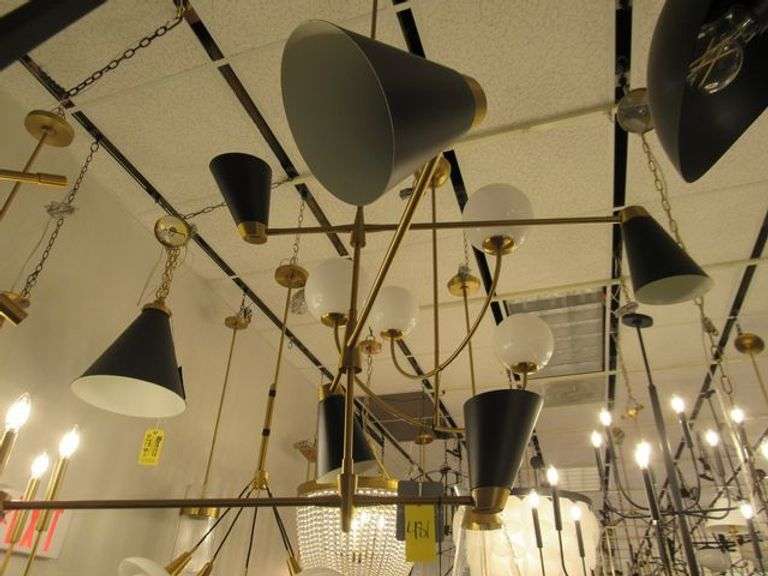 CHANDELIER OR PENDANT AS SHOWN * REFER TO PHOTOS * BUYER RESPONSIBLE FOR REMOVAL - BRING TOOLS AND LADDER AS ITEMS ARE CEILING MOUNTED 12'-14' CEILING HEIGHT*
