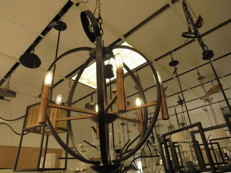 CHANDELIER OR PENDANT AS SHOWN * REFER TO PHOTOS * BUYER RESPONSIBLE FOR REMOVAL - BRING TOOLS AND LADDER AS ITEMS ARE CEILING MOUNTED 12'-14' CEILING HEIGHT*