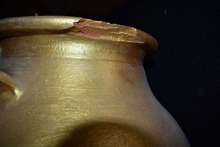 RESIN VASE - APPROX 25" *DAMAGED*