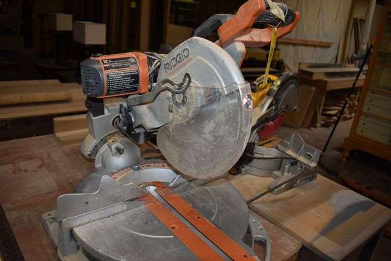 RIGID 12" MITER SAW 110-V *NEEDS REPAIR*