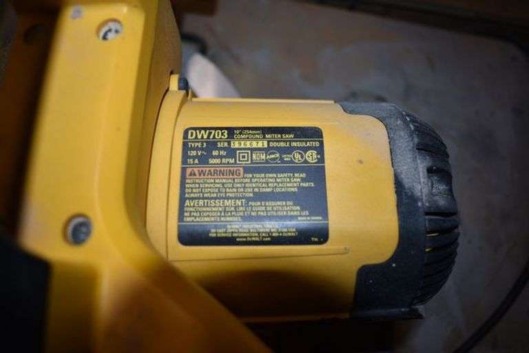 DEWALT 10" COMPOUND MITER SAW MDL DW703 110-V