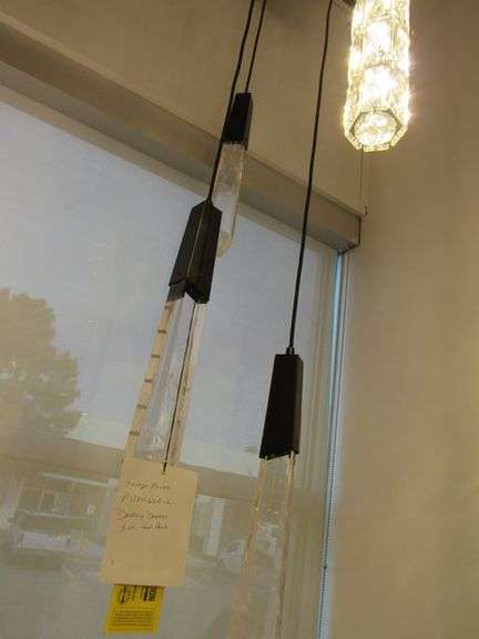 CHANDELIER OR PENDANT AS SHOWN * REFER TO PHOTOS * BUYER RESPONSIBLE FOR REMOVAL - BRING TOOLS AND LADDER AS ITEMS ARE CEILING MOUNTED 12'-14' CEILING HEIGHT*