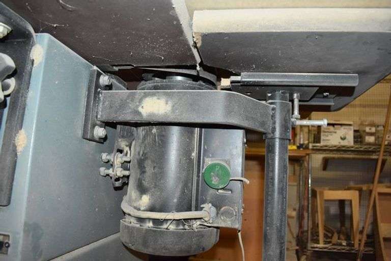 DELTA EDGE SANDER 31-390 S/N 94B35149  *HARDWIRED - BUYER RESPONSIBLE FOR DISCONNECTION AND CAPPING OF ANY EXPOSED WIRES*