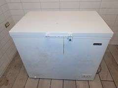 Magic Chef Chest Freezer Model HMCF9W3