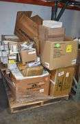 MIXED PALLET INCLUDING TOGGLE SWITCH COVERS, WALL LIGHTS, TOWEL RINGS, TOWEL BAR ETC.