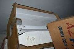 MIXED PALLET INCLUDING TOGGLE SWITCH COVERS, WALL LIGHTS, TOWEL RINGS, TOWEL BAR ETC.