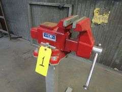 WILTON UTILITY 5-1/2" BENCH VISE WITH ALUMINUM STAND