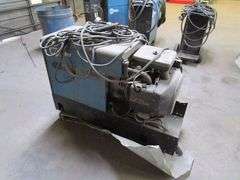 MILLER BOBCAT 225G PLUS, CC/CV-AC/DC WELDER/8000 WATT GENERATOR, S/N KE6727, W/LEADS, MISSING COVER