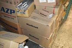 MIXED PALLET INCLUDING CABINET PULLS, TOWEL BARS, KWIKSET KNOBS ETC.