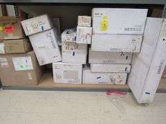 LOT OF APPROX. (12) ASSORTED LIGHT PENDANTS, (1) HAMMERTON WALL SCONCE, (1) FLUORESCENT LIGHT FIXTURE, ETC.