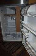 WHIRLPOOL 18-CF FRIDGE MDL WRT318FZDM09 STAINLESS FRONT *DAMAGED-MISSING BOTH HANDLES* 110-V