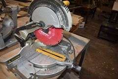 DEWALT 10" COMPOUND MITER SAW MDL DW703 110-V