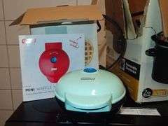 Assorted Kitchen Appliances