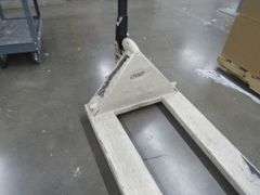 CROWN 5,000 LB PALLET TRUCK
