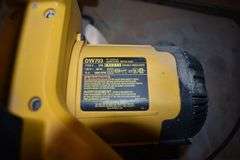 DEWALT 10" COMPOUND MITER SAW MDL DW703 110-V