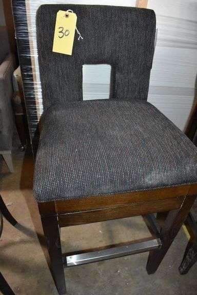 UPHOLSTERED SWIVELING BAR STOOL