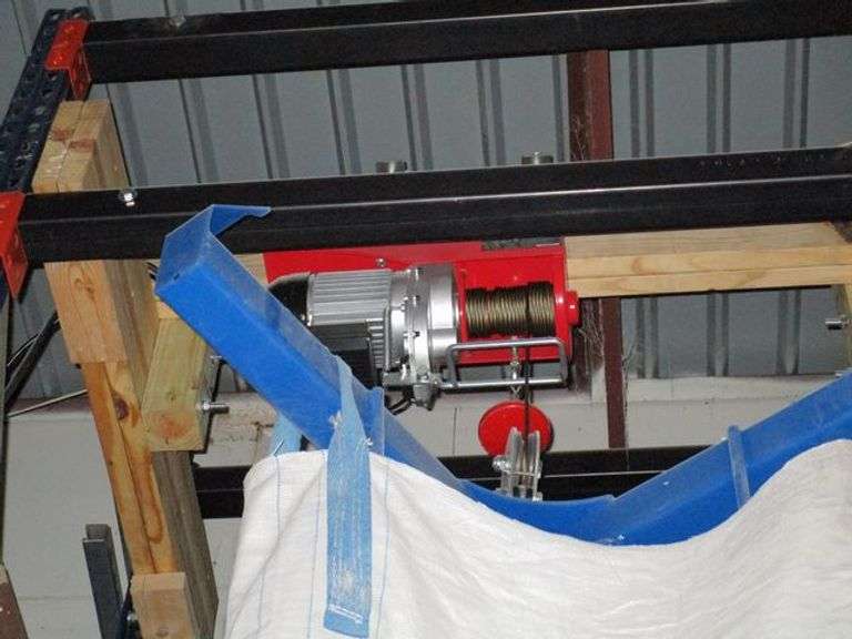 PITTSBURGH 2,000-LB REMOTE CONTROL ELECTIRC HOIST WITH PENDANT CONTROL ...