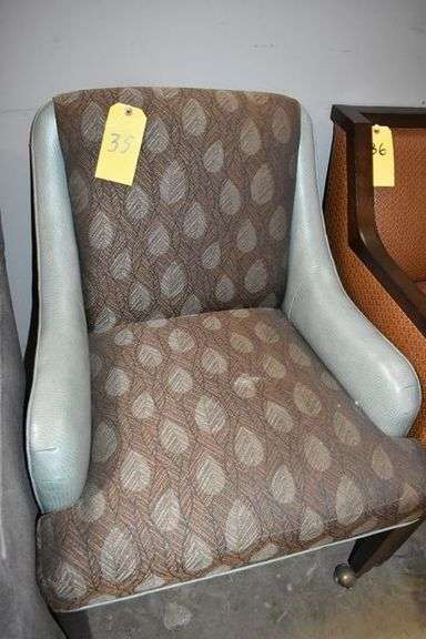 CLOTH AND VINYL UPHOLSTERED ARM CHAIR WITH WOOD LEGS, PORTABLE
