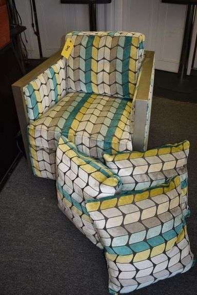 SWIVELING GUEST CHAIR WITH (3) THROW PILLOWS