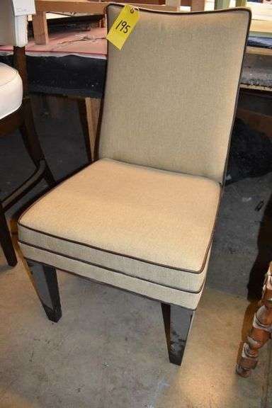 UPHOLSTERED GUEST CHAIR WITH WOOD LEGS