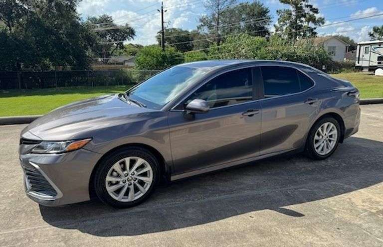 2022 TOYOTA CAMRY LE VIN 4T1C11AK2NU680687