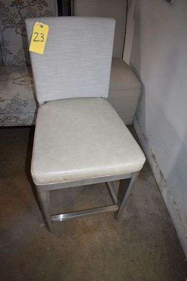 CHAIR WITH VINYL AND UPHOLSTERY AND WOOD LEGS