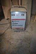 SCHUMAKER 12-V BATTERY CHARGER 2/40 AMP CHARGER 200-AMP STARTED CHARGER, PORTABLE