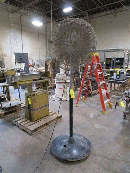 DAYTON 20" PEDESTAL FAN, 115V