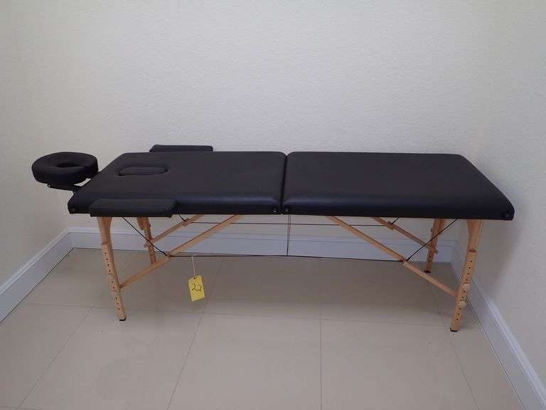 FOLDING MASSAGE / TREATMENT TABLE IN BLACK VINYL