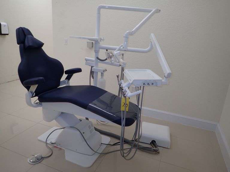 DANSEREAU INFINITY DENTAL CHAIR