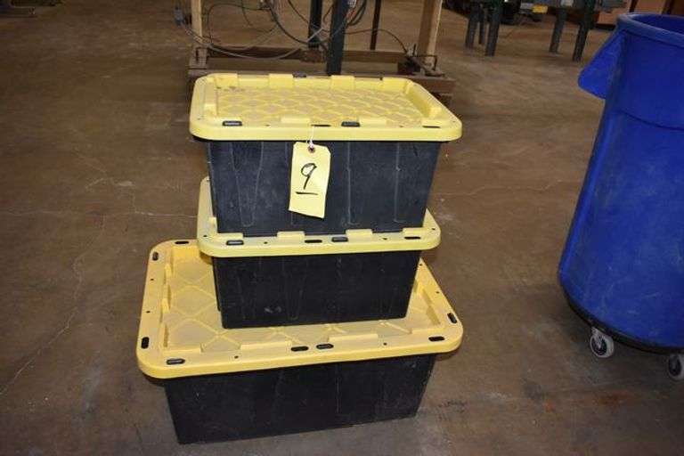 LOT, (1) HDX 17-GALLON TOTE WITH LID AND (2) HDX 7-GALLON TOTES WITH LID